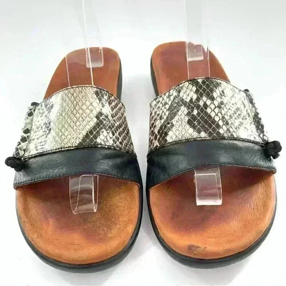 Gentle Souls by Kenneth Cole sandals 8.5 Golum black cream leather snakeskin - Picture 2 of 14